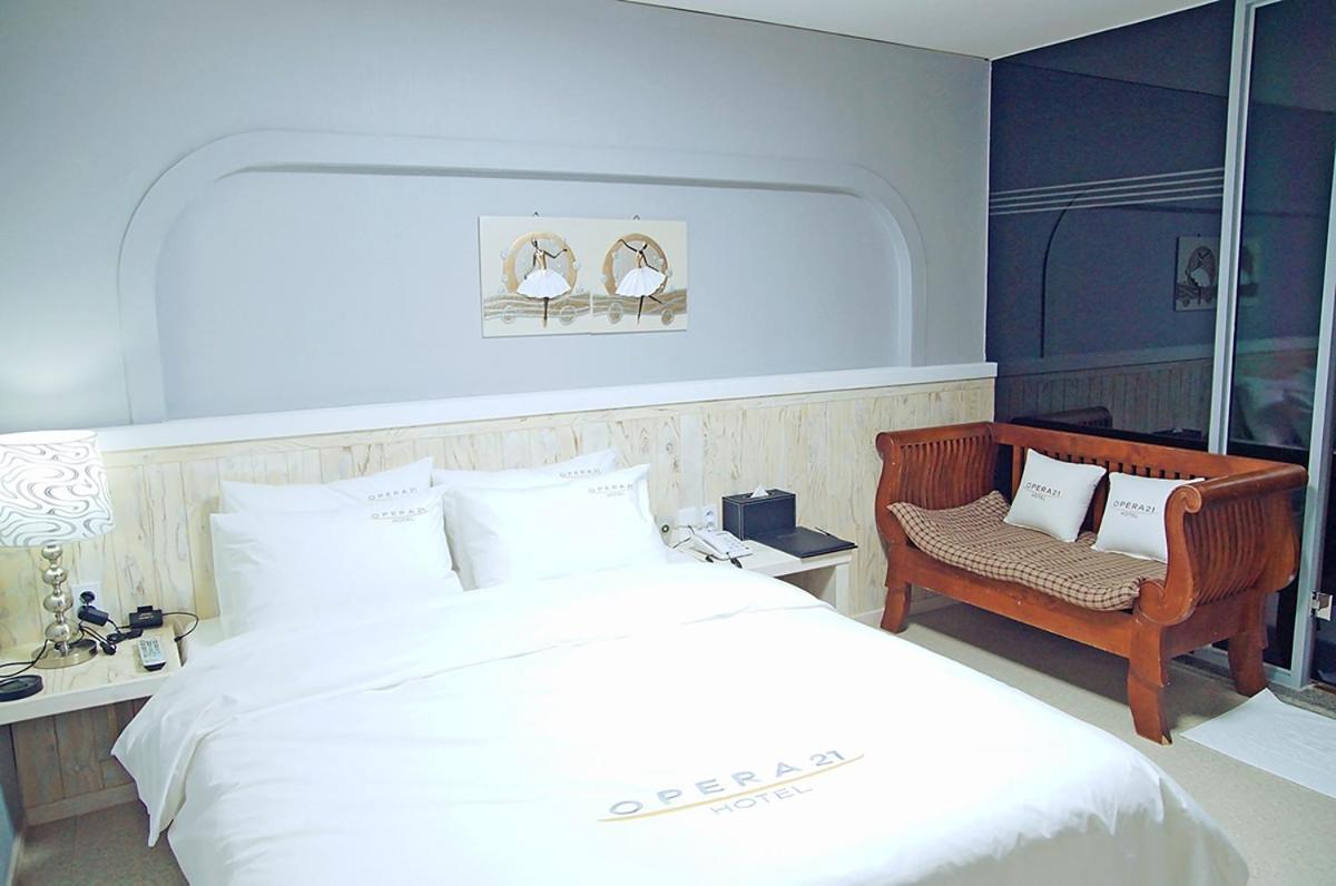 Opera 21 Hotel Jeonju Zewnętrze zdjęcie